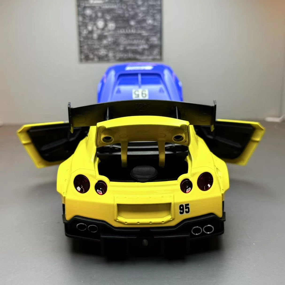 Nissan 2017 GT-R R35 blauw 1:24 – diecast displaymodel