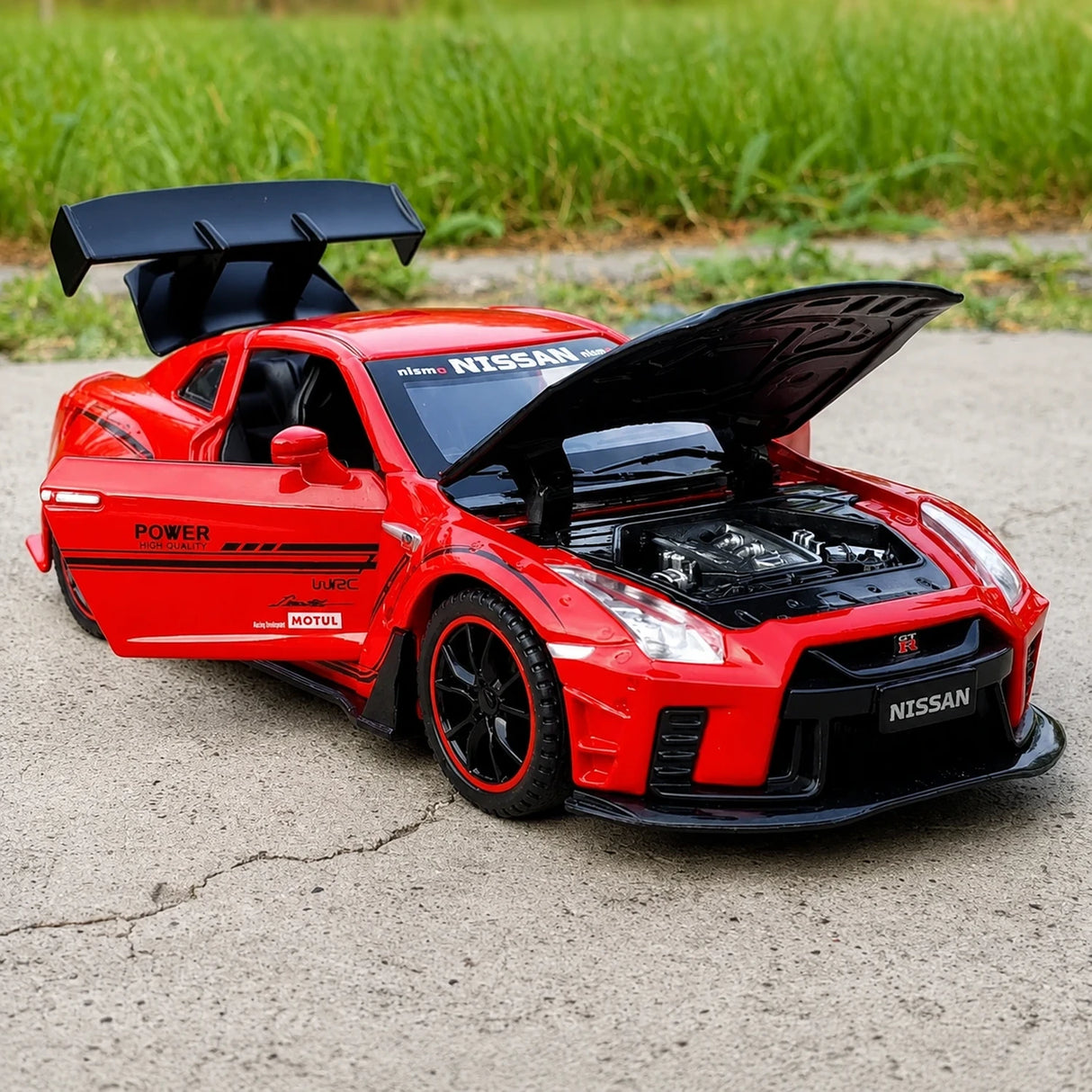 Nissan 2017 GT-R R35 Nismo röd 1:32 – pressgjuten visningsmodell