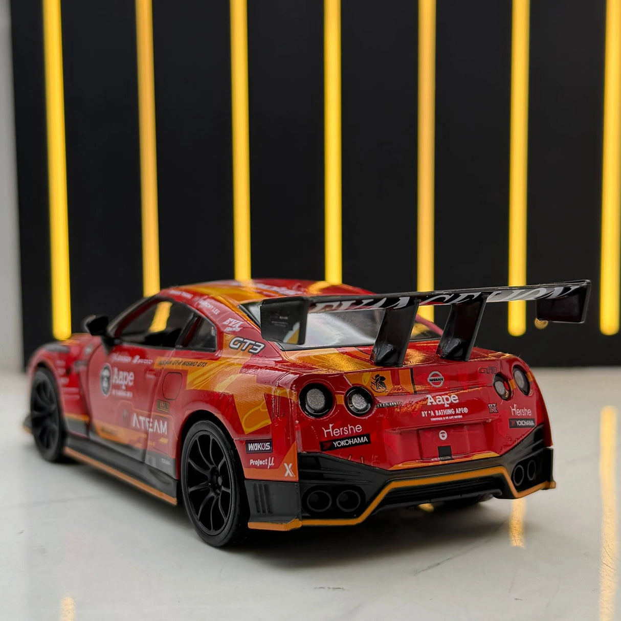 Nissan 2017 GT-R R35 Rennlackierung Rot Aape Lackierung 1:32 – Druckguss-Displaymodell Druckguss