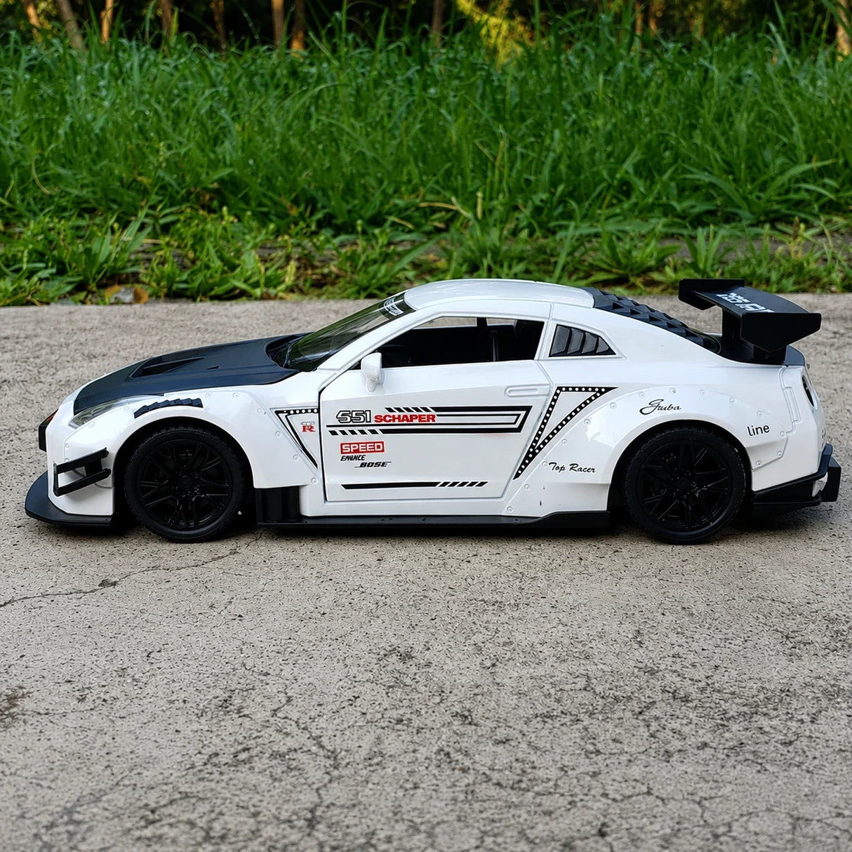 Nissan 2017 GT-R R35 wit 1:24 – diecast displaymodel