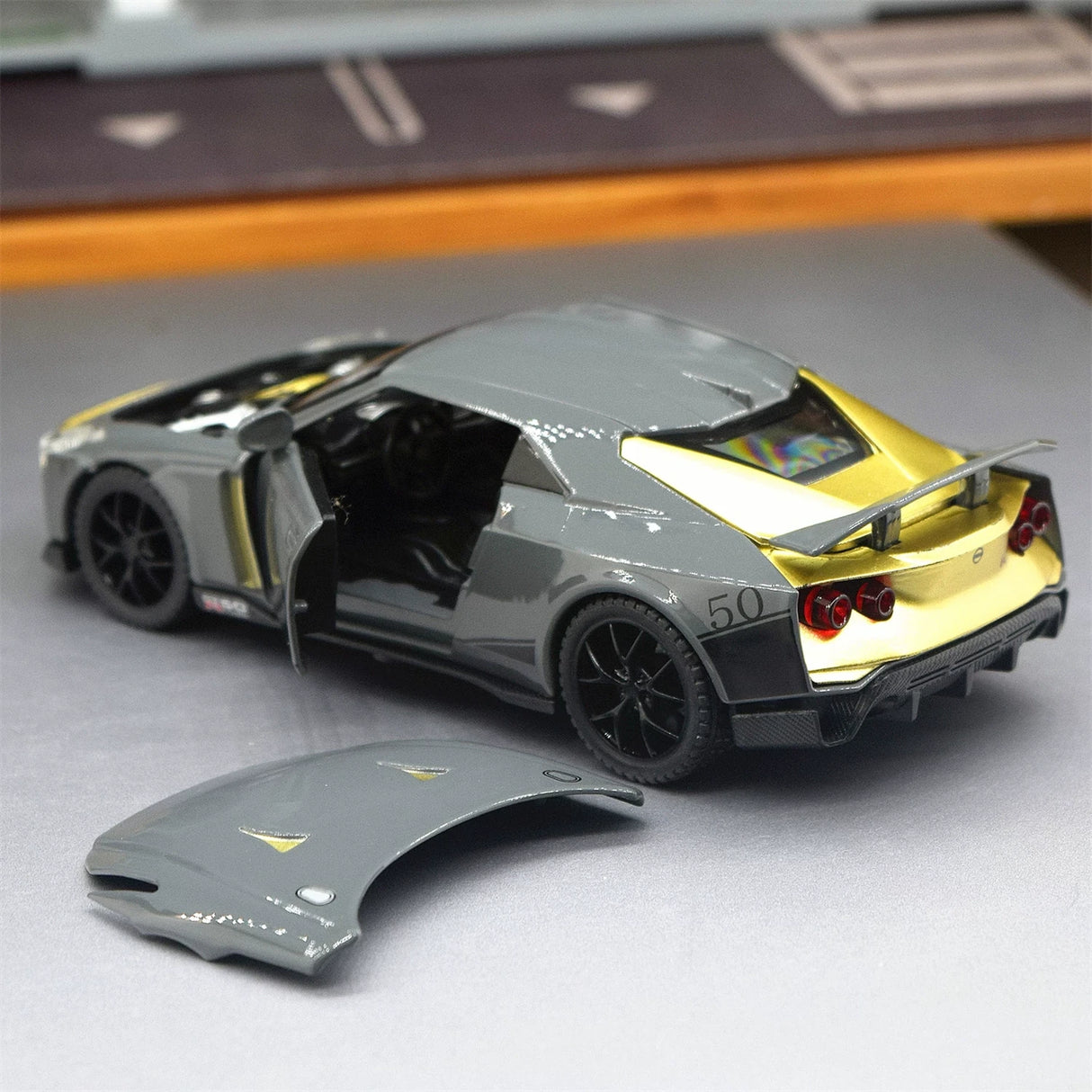 Nissan 2018 GT-R50 von Italdesign Gray 1:32 – Druckguss-Display-Modell Druckguss