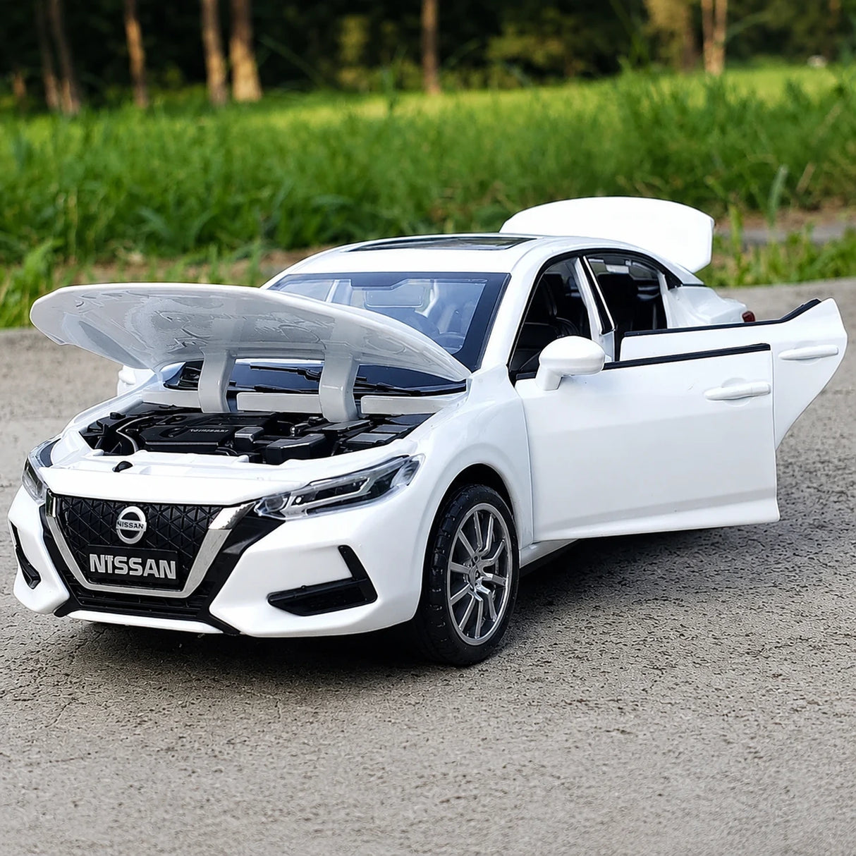 Nissan 2020 Sylphy White 1:32 – Druckguss-Display-Modell in Druckguss