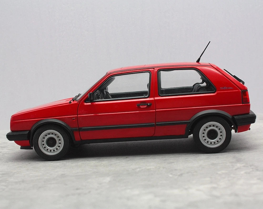 Norev Volkswagen 1984 Golf CL Red 1:18 – kolekcjonerski model żywicy