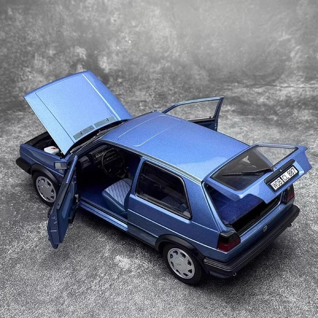 Norev Volkswagen 1988 Golf Blue 1:18 – راتنج نموذجي قابل للجمع