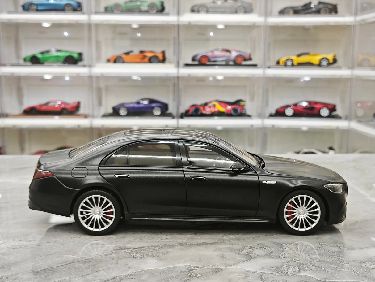 NZG Mercedes-AMG 2023 S 63 E Performance V223 Nightblack Magno 1:18 – Druckguss-Sammlermodell