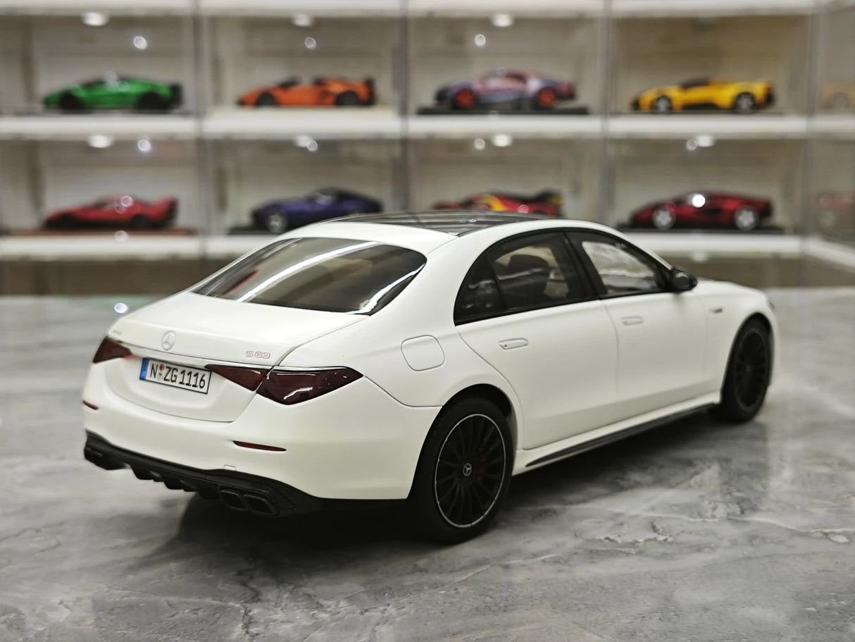 NZG Mercedes-AMG 2023 S 63 E Performance V223 Opalith White 1:18 – Collectible Diecast Model Die-Cast