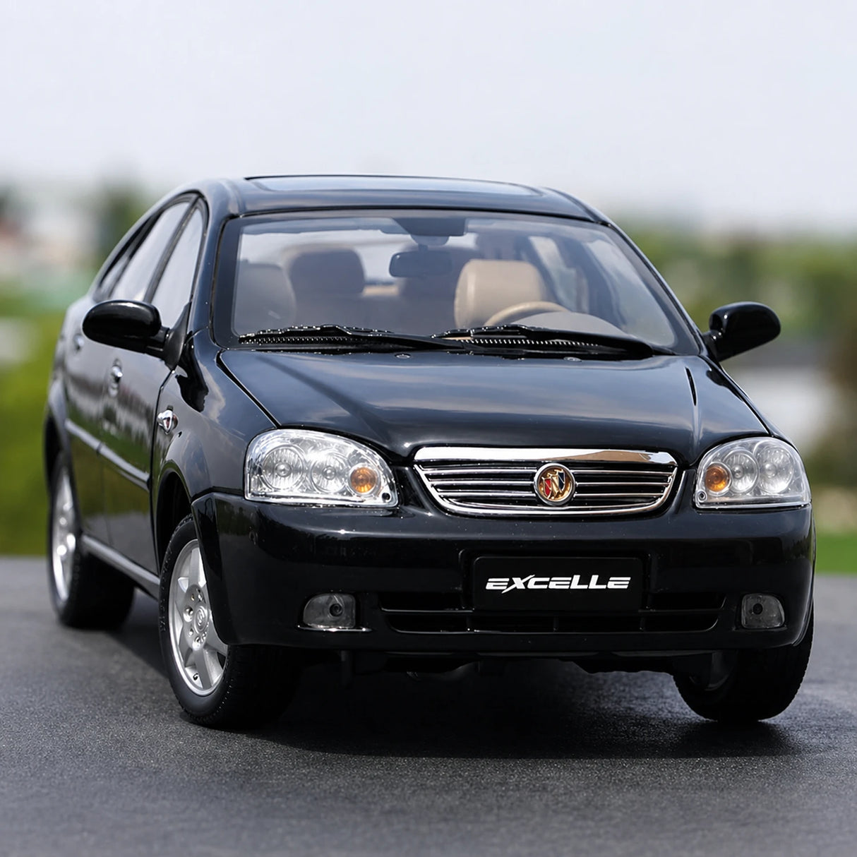OEM Buick 2003 Excelle Black 1:18 – Collectible Diecast Model Die-Cast
