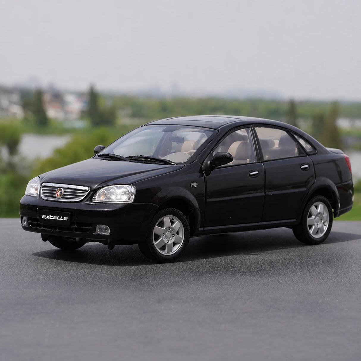 OEM Buick 2003 Excelle Black 1:18 – Collectible Diecast Model Die-Cast