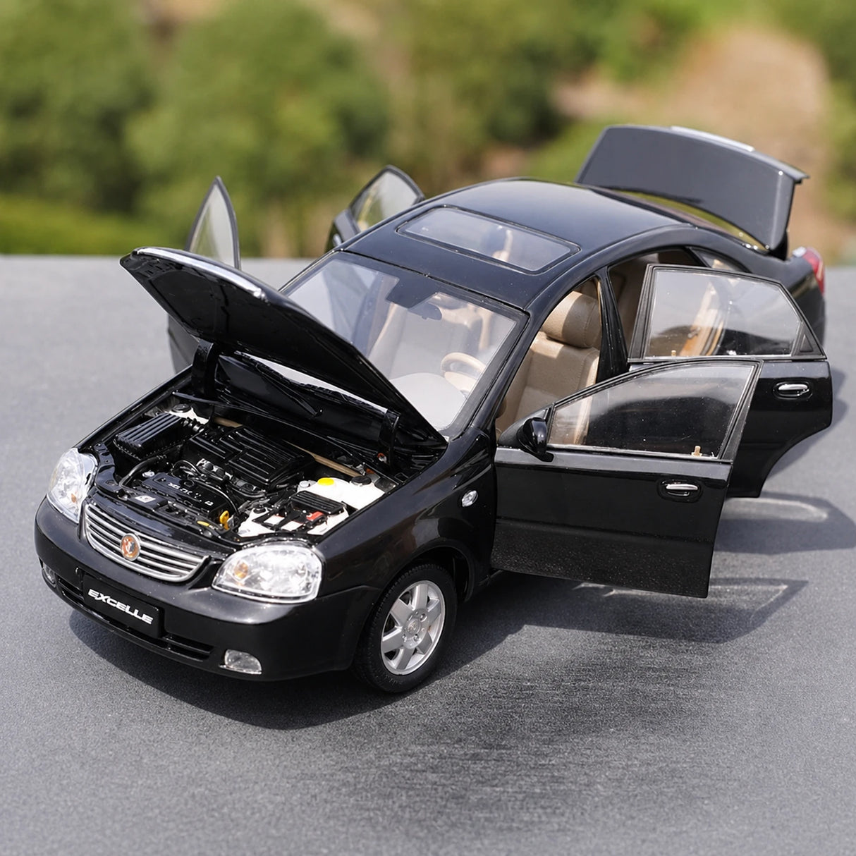 OEM Buick 2003 Excelle Black 1:18 – Collectible Diecast Model Die-Cast