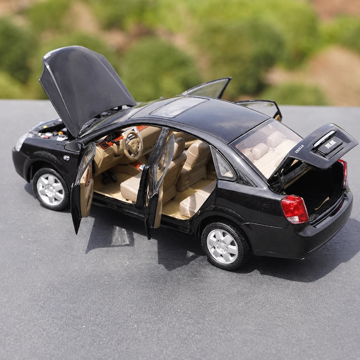OEM Buick 2003 Excelle Black 1:18 – Collectible Diecast Model Die-Cast