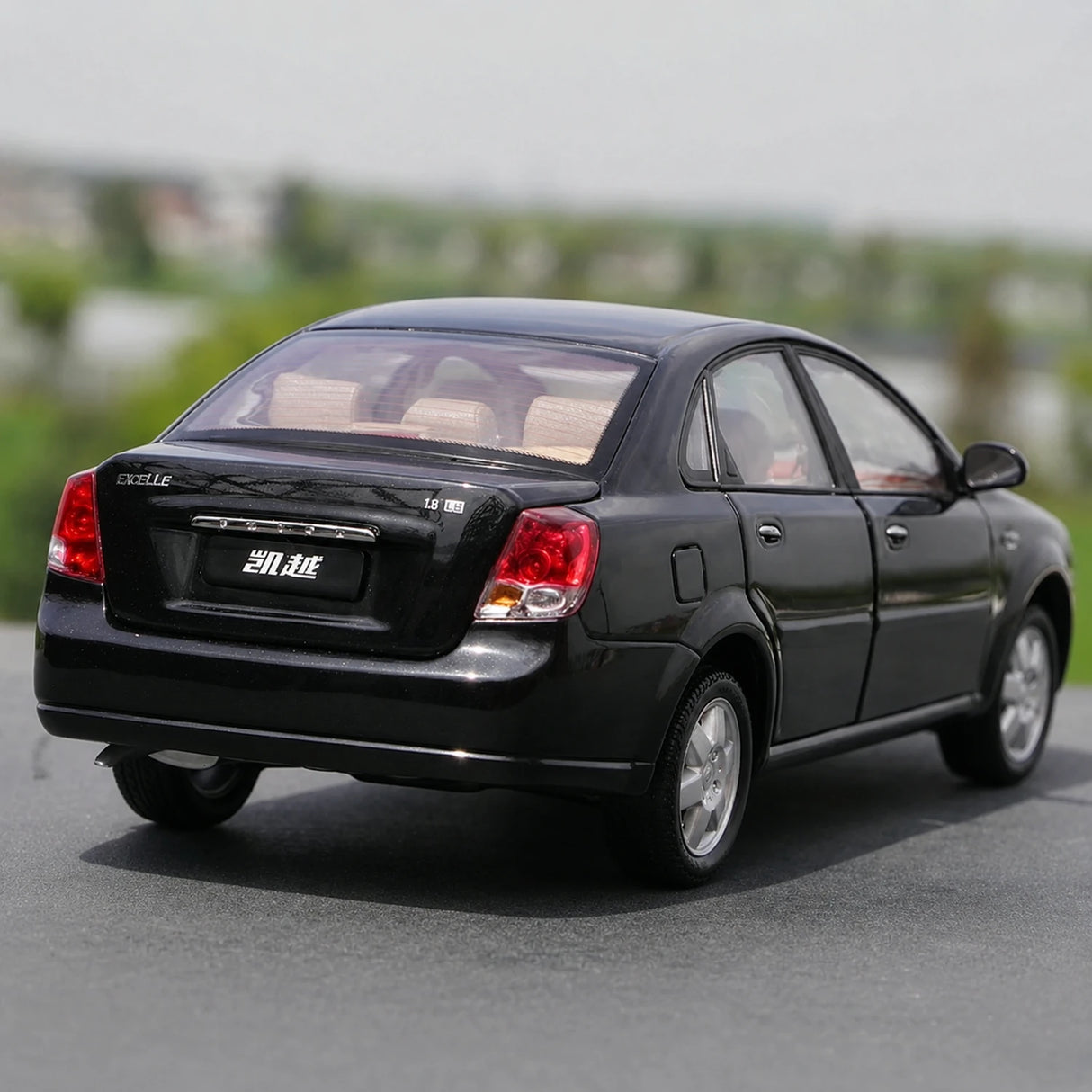 OEM Buick 2003 Excelle Black 1:18 – Collectible Diecast Model Die-Cast