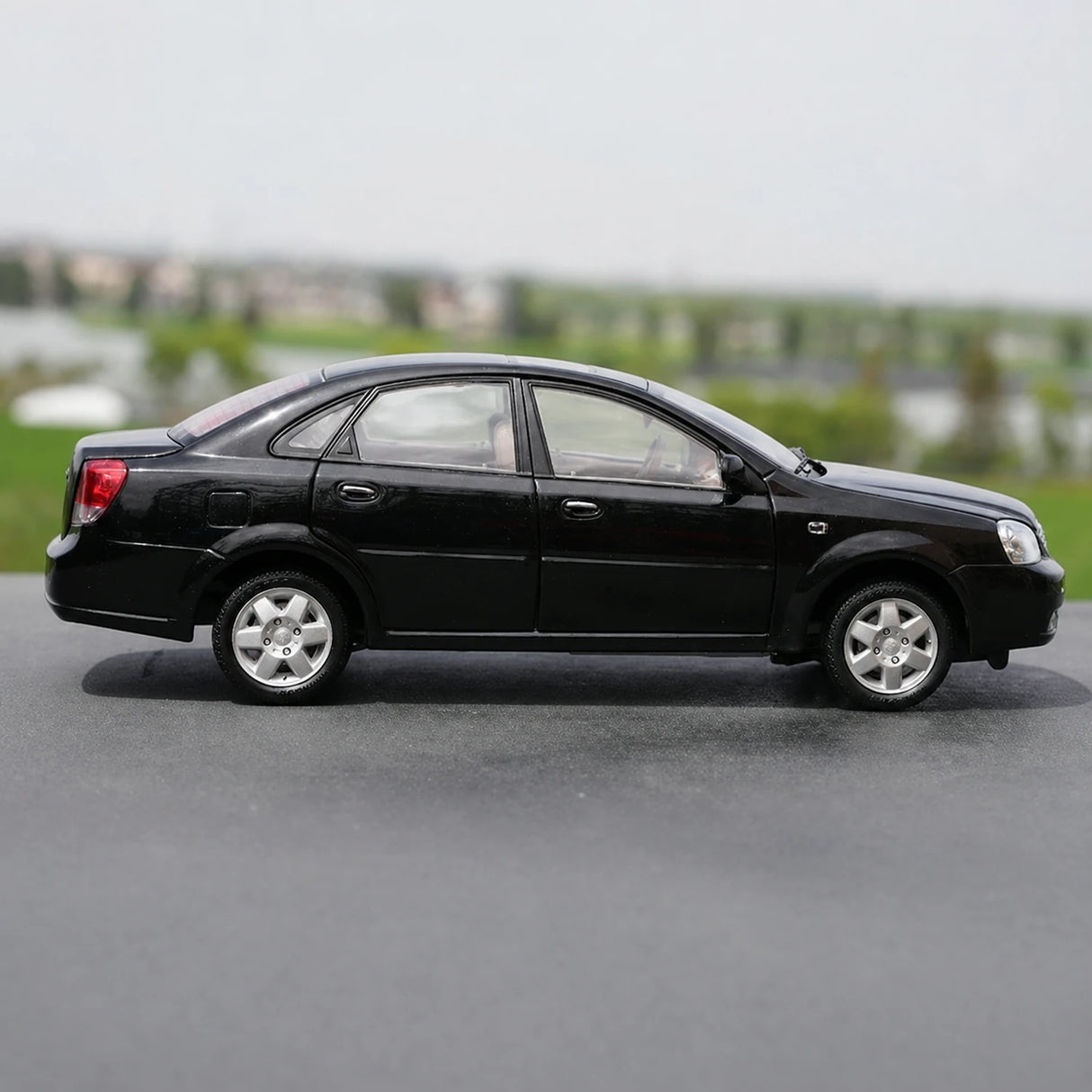 OEM Buick 2003 Excelle Black 1:18 – Collectible Diecast Model Die-Cast