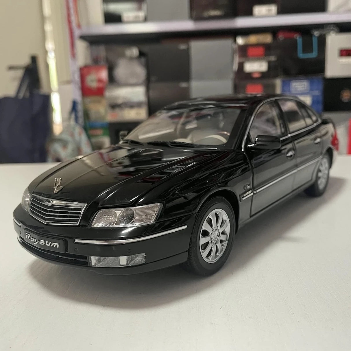 OEM Buick 2005 Royaum Black 1:18 – Collectible Diecast Model Die-Cast