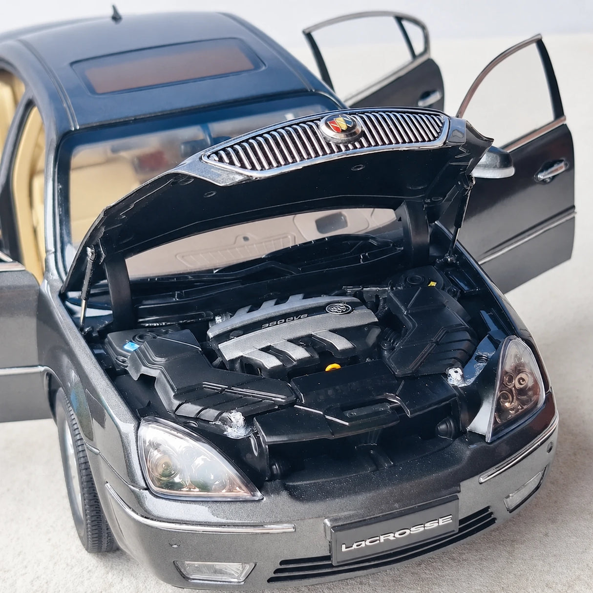 OEM Buick 2007 LaCrosse Black 1:18 – Collectible Diecast Model Die-Cast