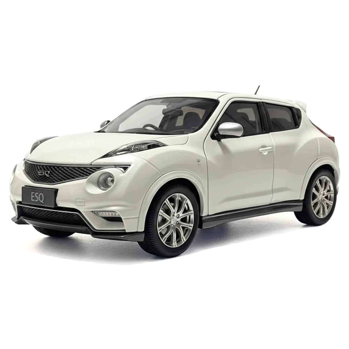 OEM Infiniti 2015 ESQ وايت 1:18 – نموذج معدني قابل للجمع مصبوب.