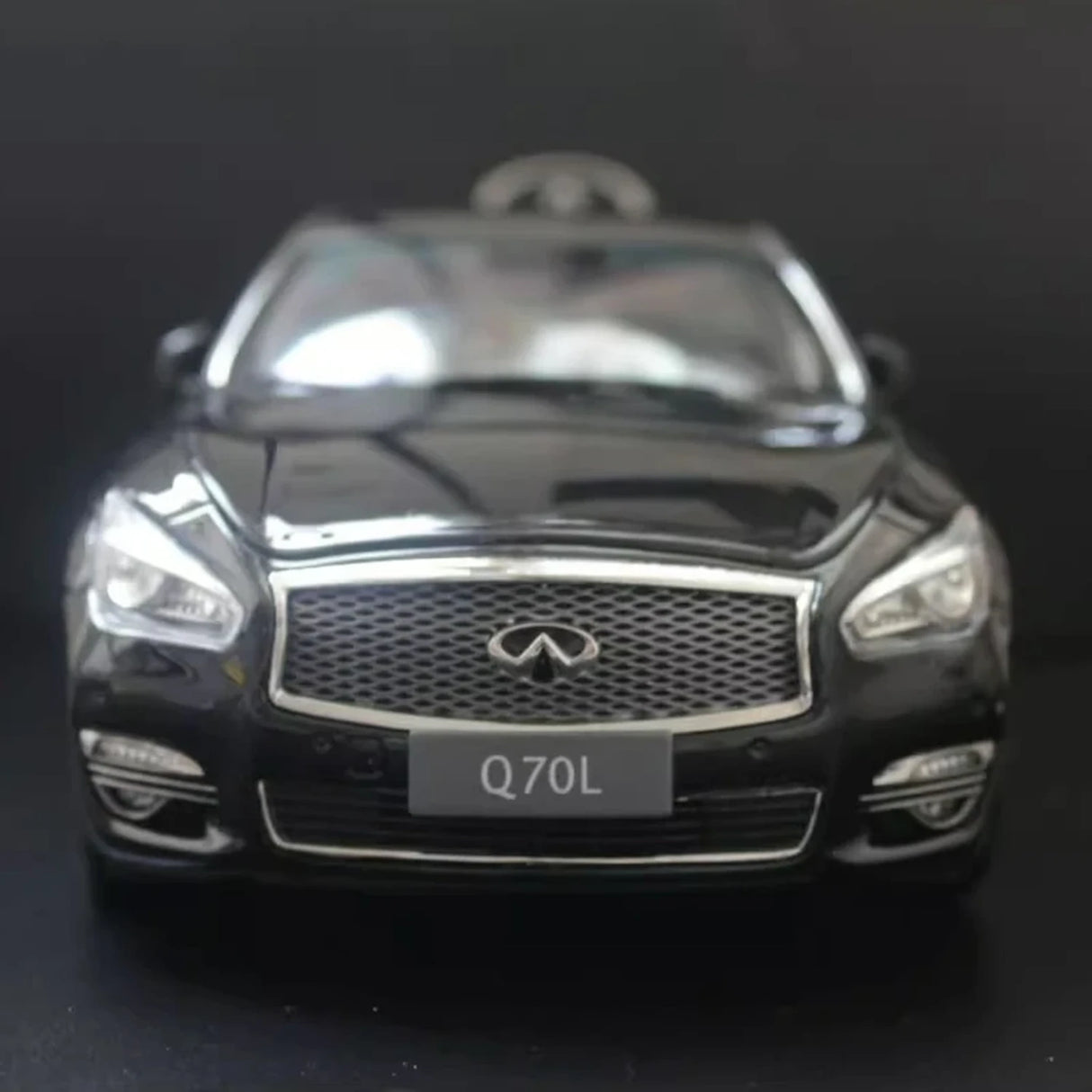 OEM Infiniti 2017 Q70L Black 1:18 – Collectible Diecast Model Die-Cast
