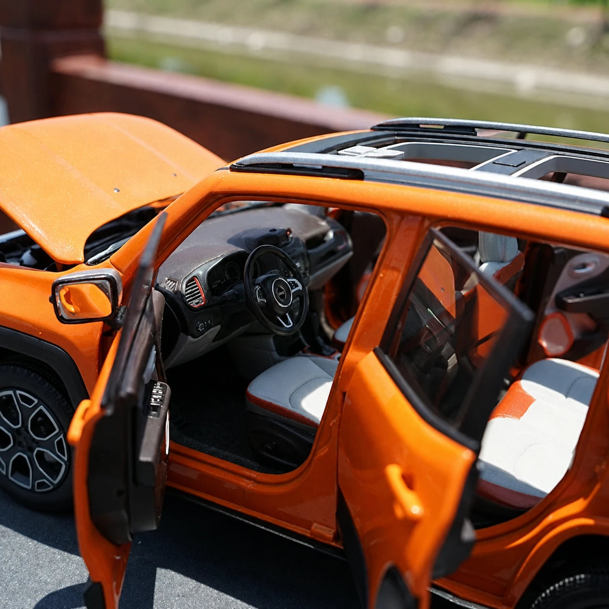 OEM Jeep 2014 Renegade Orange 1:18 – Collectible Diecast Model Die-Cast