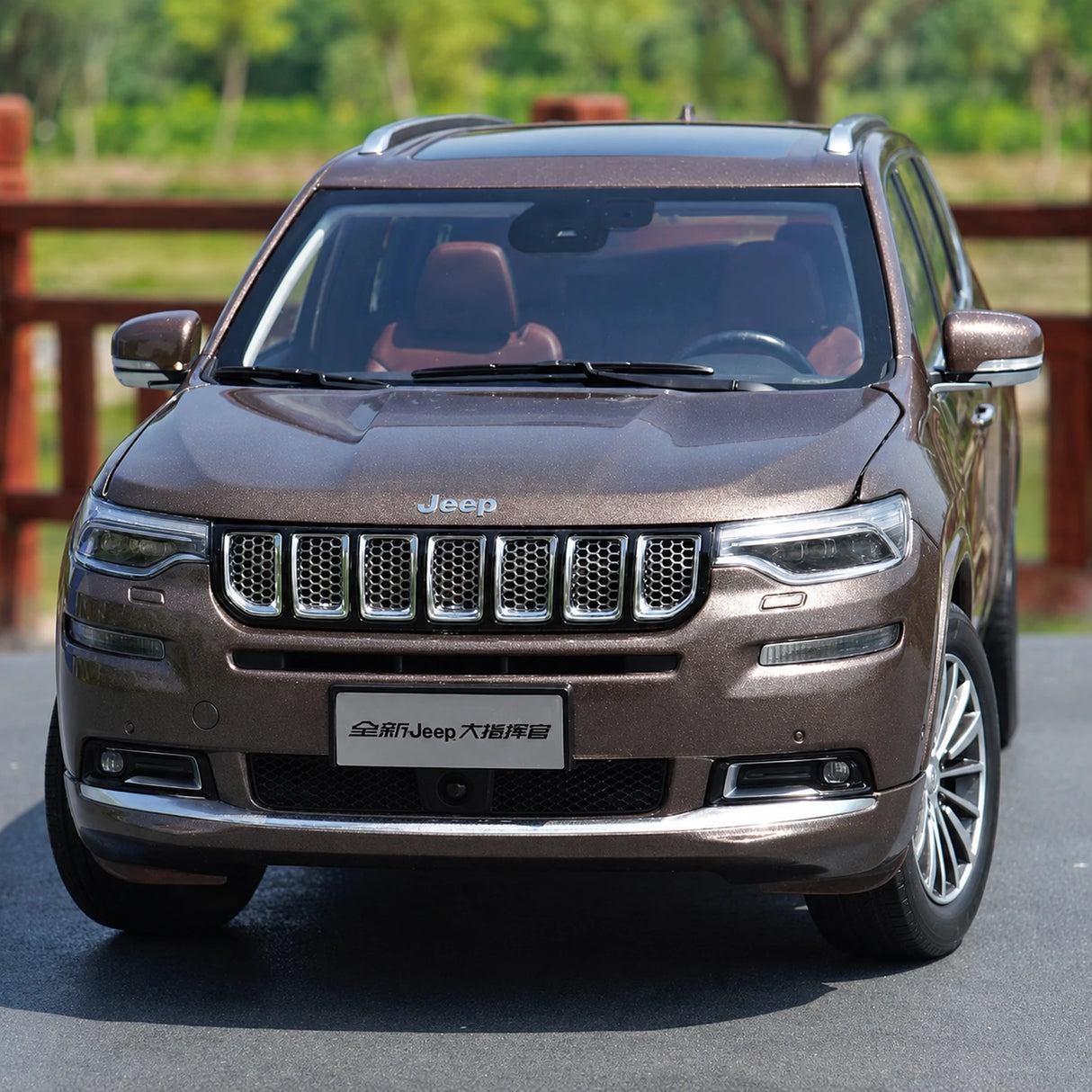 OEM Jeep 2018 Grand Commander Brown 1:18 – Modelo de Metal Fundido Colecionável