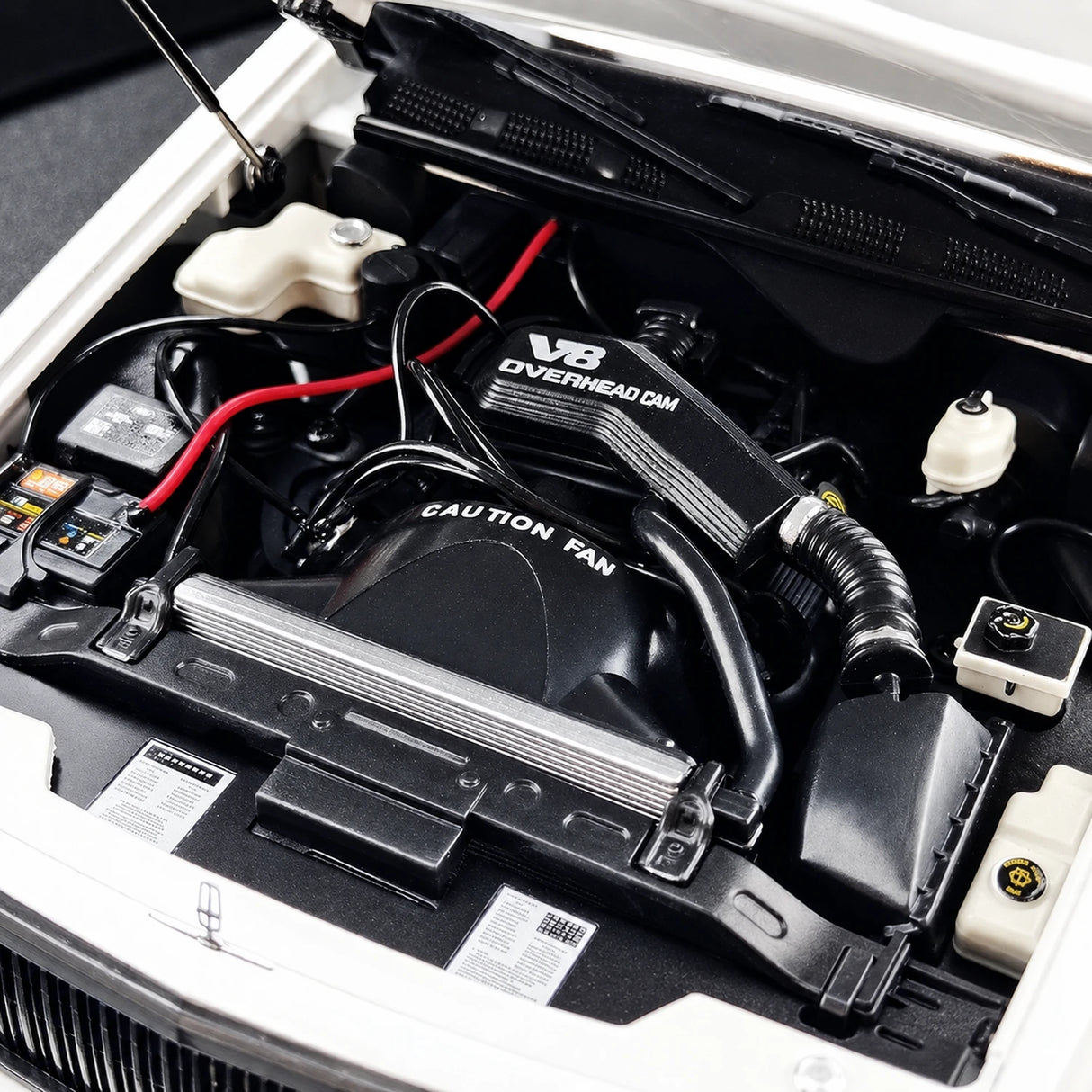 OEM Lincoln 1990 تاون كار وايت 1:18 – نموذج معدني قابل للجمع من القالب المصبوب