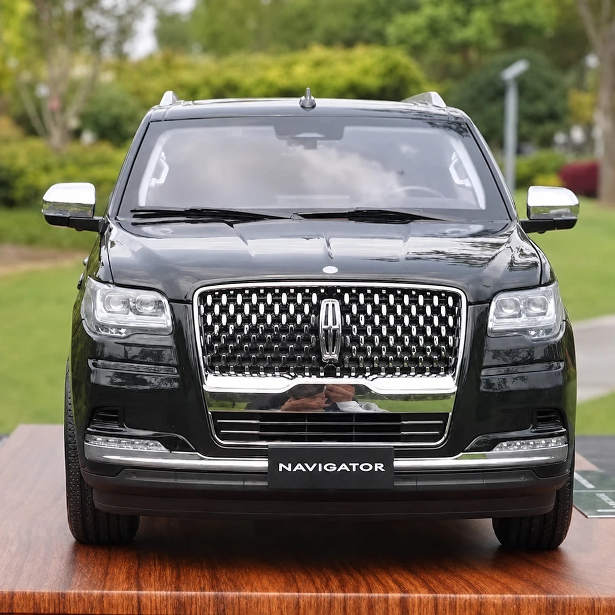 OEM Lincoln 2019 Navigator Black 1:18 – Kolekcjonerski model odlewany z odlewu