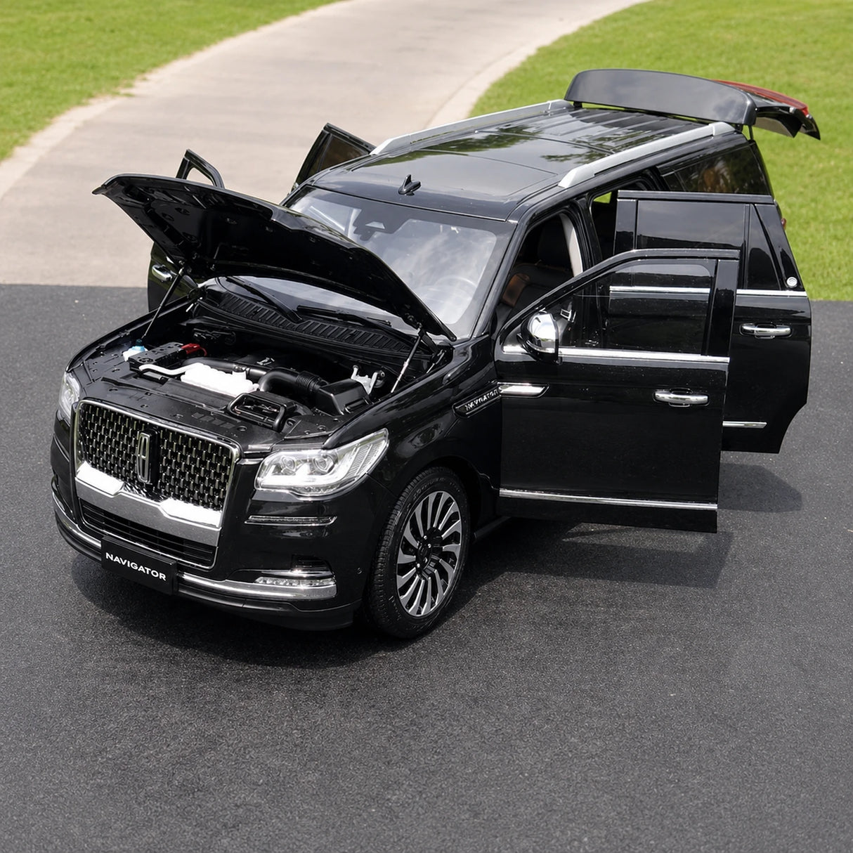 OEM Lincoln 2019 Navigator Black 1:18 – Kolekcjonerski model odlewany z odlewu