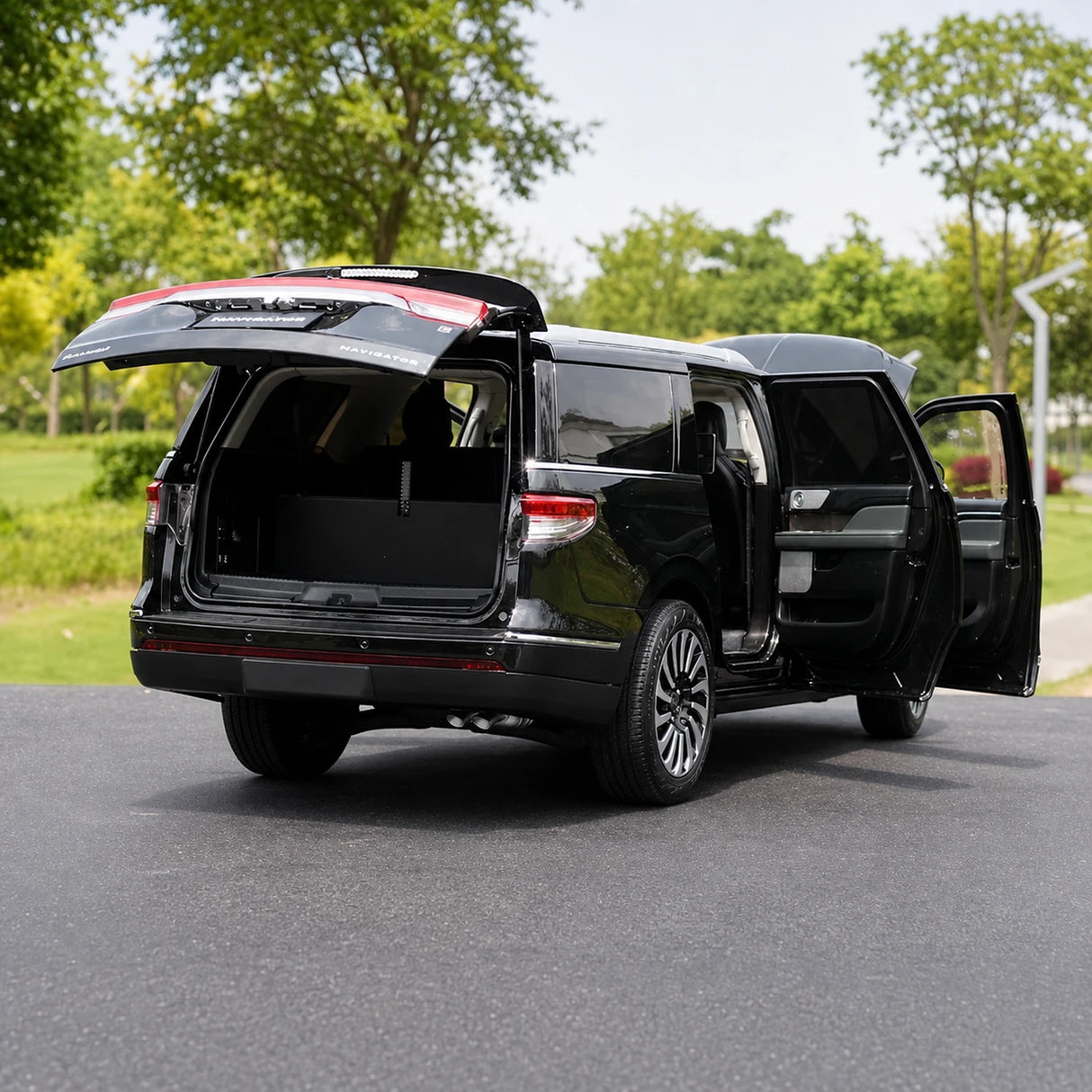 OEM Lincoln 2019 Navigator Black 1:18 – Kolekcjonerski model odlewany z odlewu