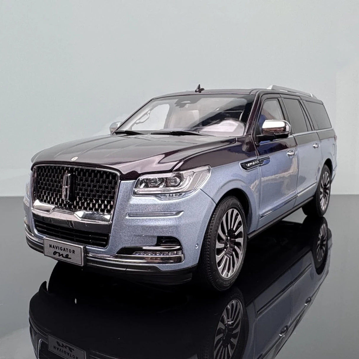 OEM Lincoln 2019 نافيجيتور بلو 1:18 – نموذج معدني قابل للجمع من القالب المصبوب