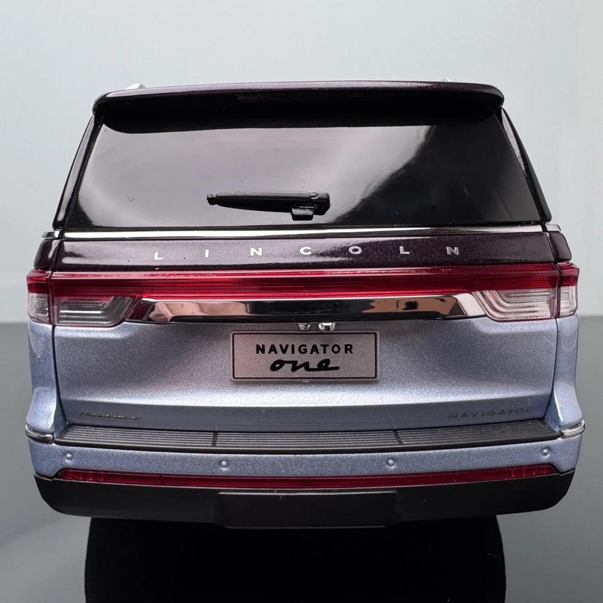 OEM Lincoln 2019 نافيجيتور بلو 1:18 – نموذج معدني قابل للجمع من القالب المصبوب
