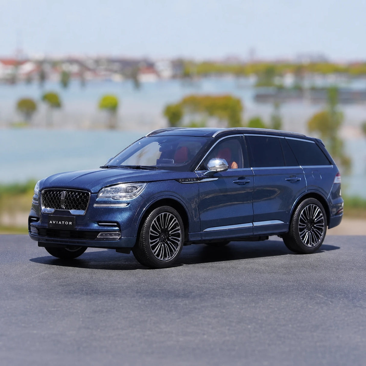 OEM Lincoln 2020 أفياتور بلو 1:18 – نموذج معدني قابل للجمع مصبوب، مصبوب.