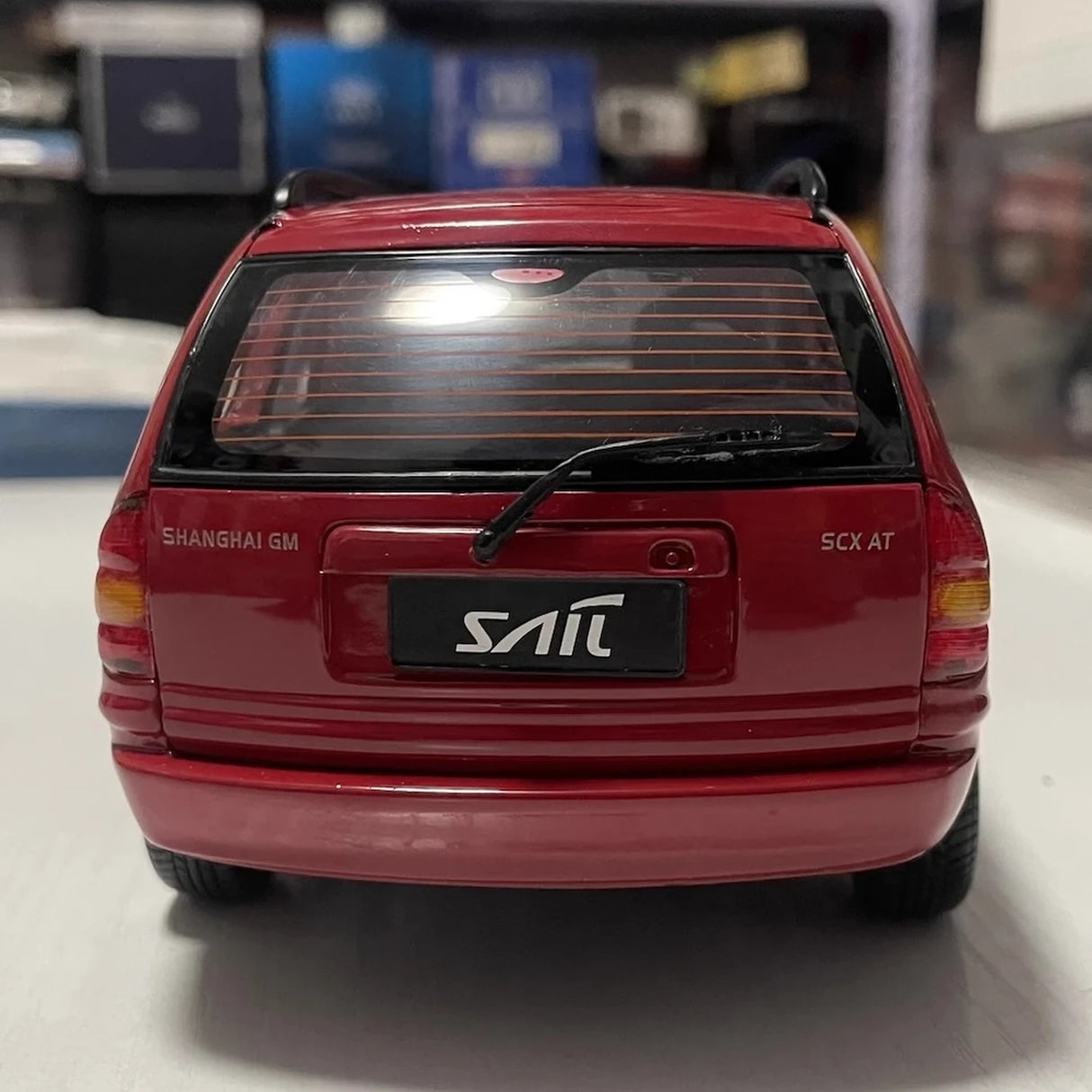 OEM Buick 2002 Sail SRV Red 1:18 – Collectible Diecast Model Die-Cast