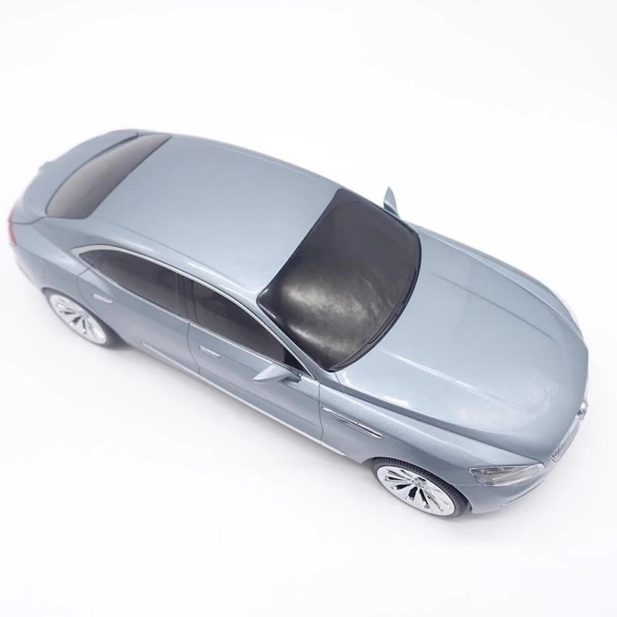 OEM Buick 2015 Avenir Concept Blue 1:18 – Collectible Diecast Model Die-Cast