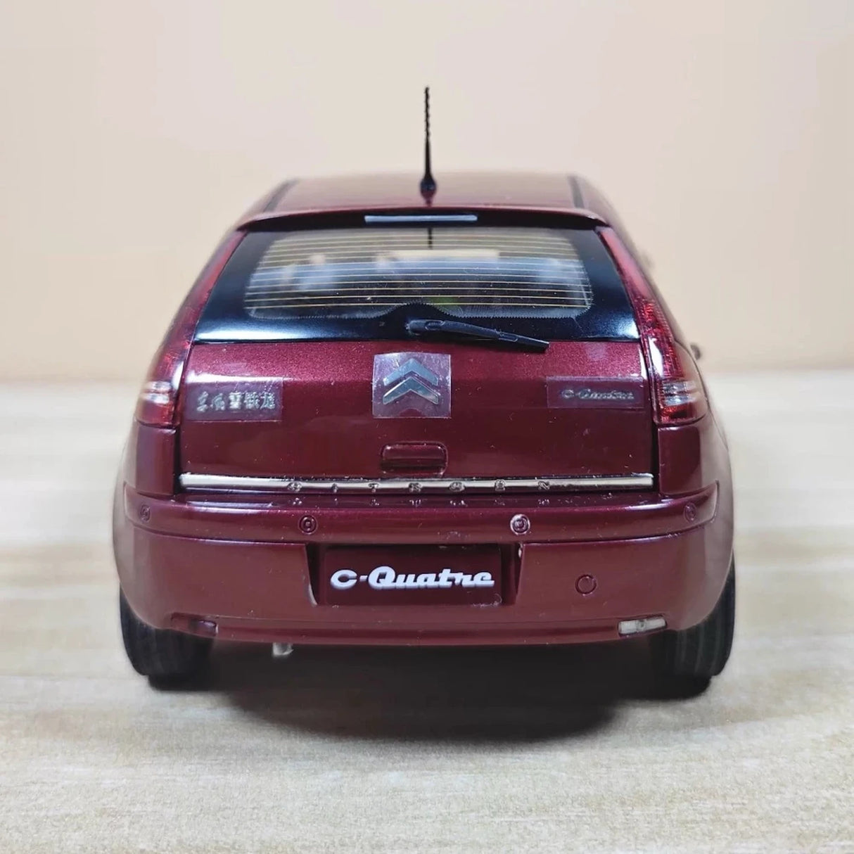 OEM Citroen 2012 C-Quatre Hatchback rood 1:18 – diecast verzamelmodel