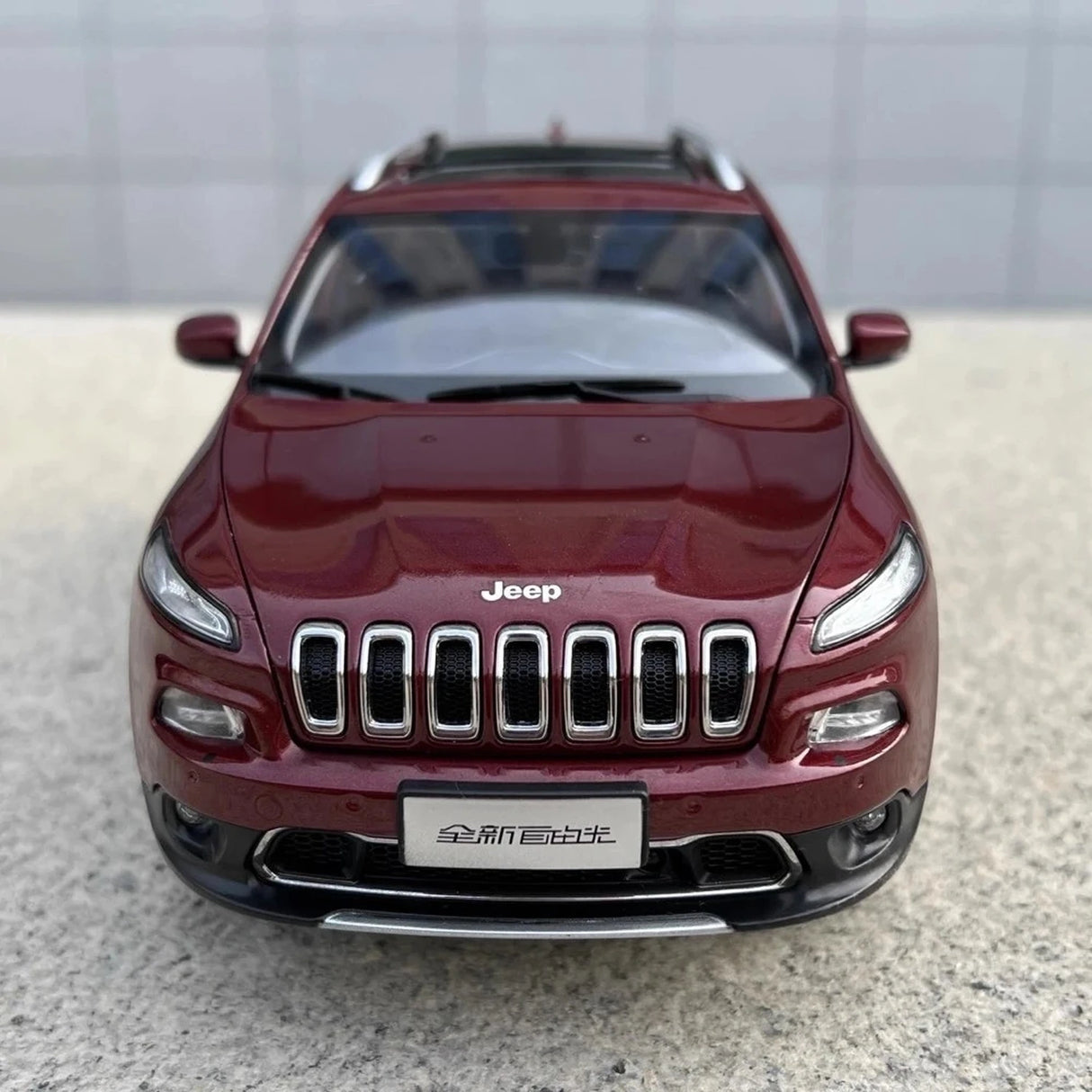 OEM Jeep 2017 Cherokee Red 1:18 – Kolekcjonerski model odlewany