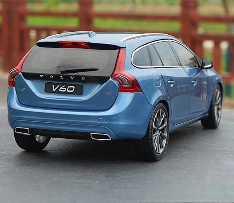 OEM Volvo 2014 V60 Blue 1:18 – Kolekcjonerski model odlewany