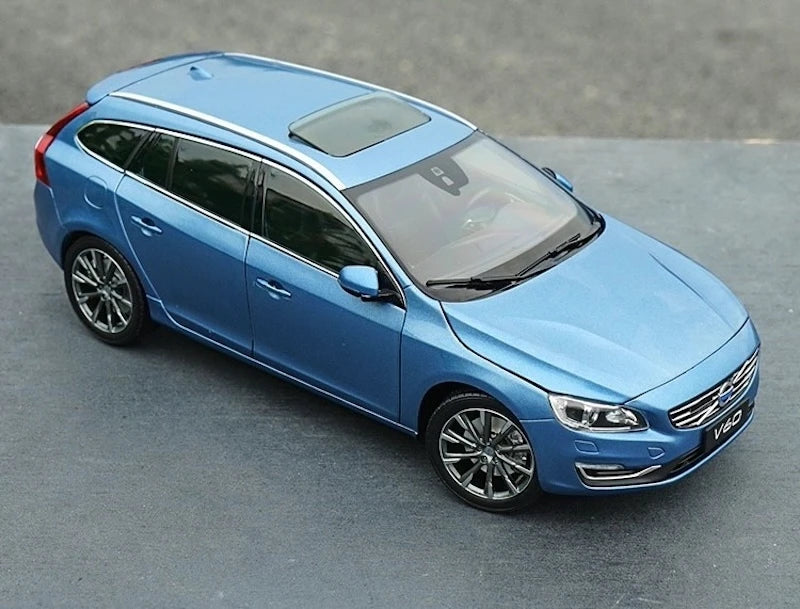 OEM Volvo 2014 V60 Blue 1:18 – Kolekcjonerski model odlewany
