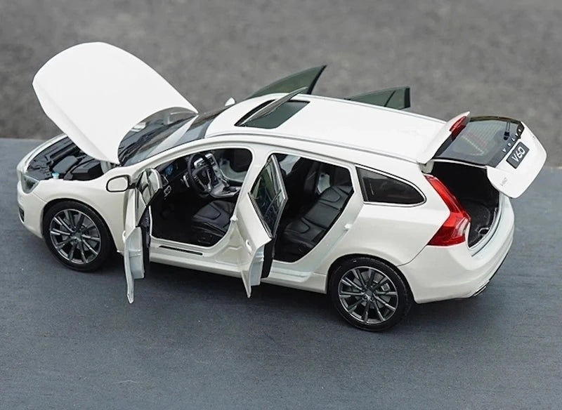 OEM Volvo 2014 V60 White 1:18 – Kolekcjonerski model odlewany