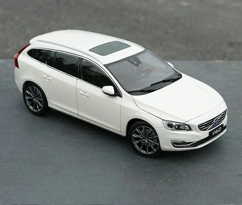OEM Volvo 2014 V60 White 1:18 – Kolekcjonerski model odlewany