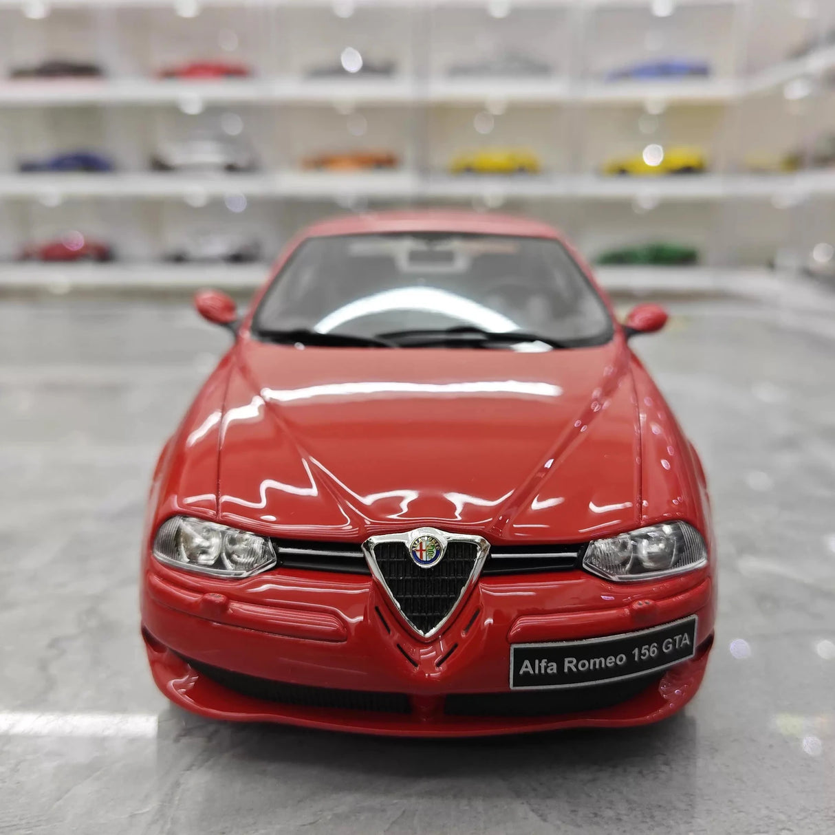 OTTO Alfa Romeo 2002 156 GTA Red 1:18 – Resina de Modelo de Resina de Coleção