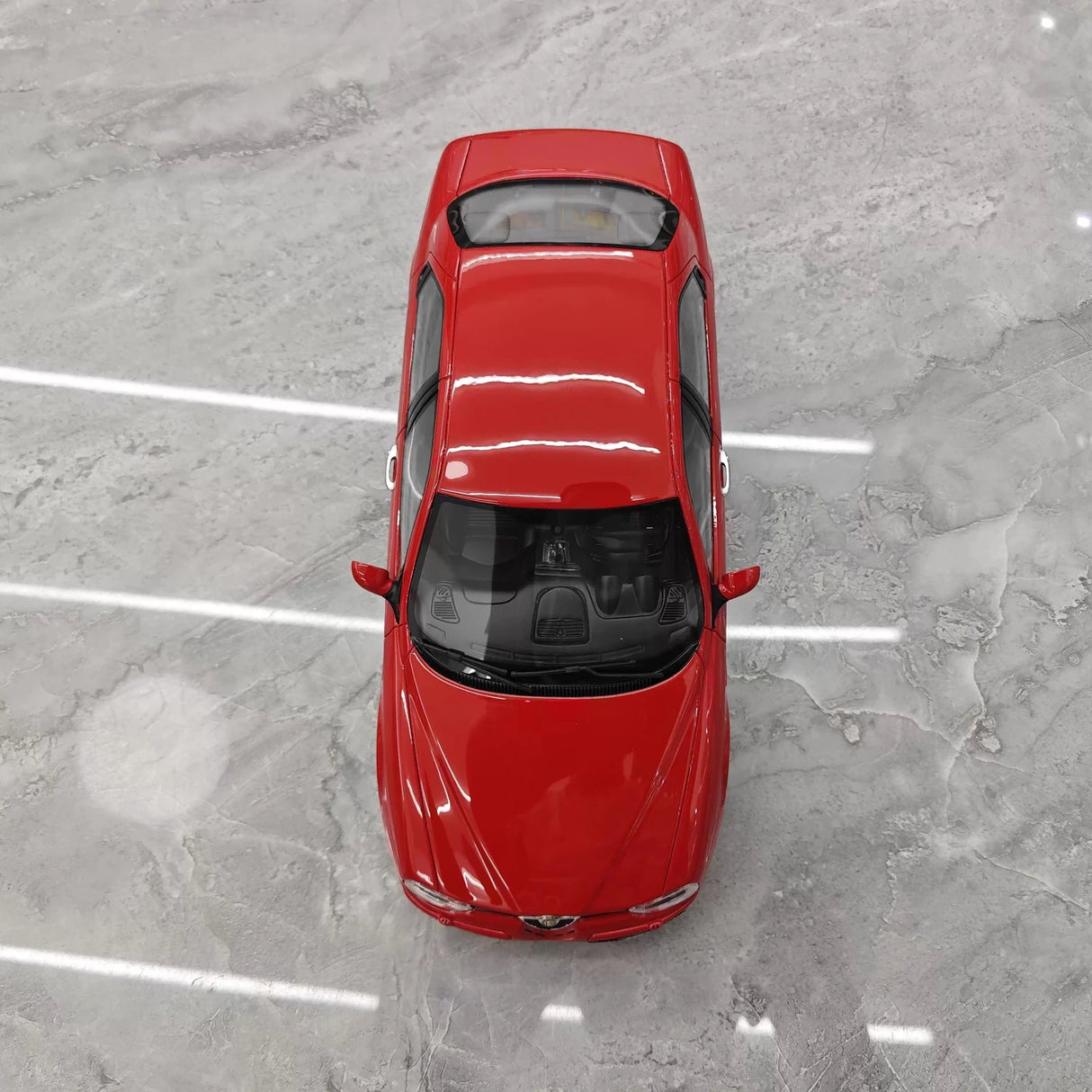 OTTO Alfa Romeo 2002 156 GTA Red 1:18 – Resina de Modelo de Resina de Coleção