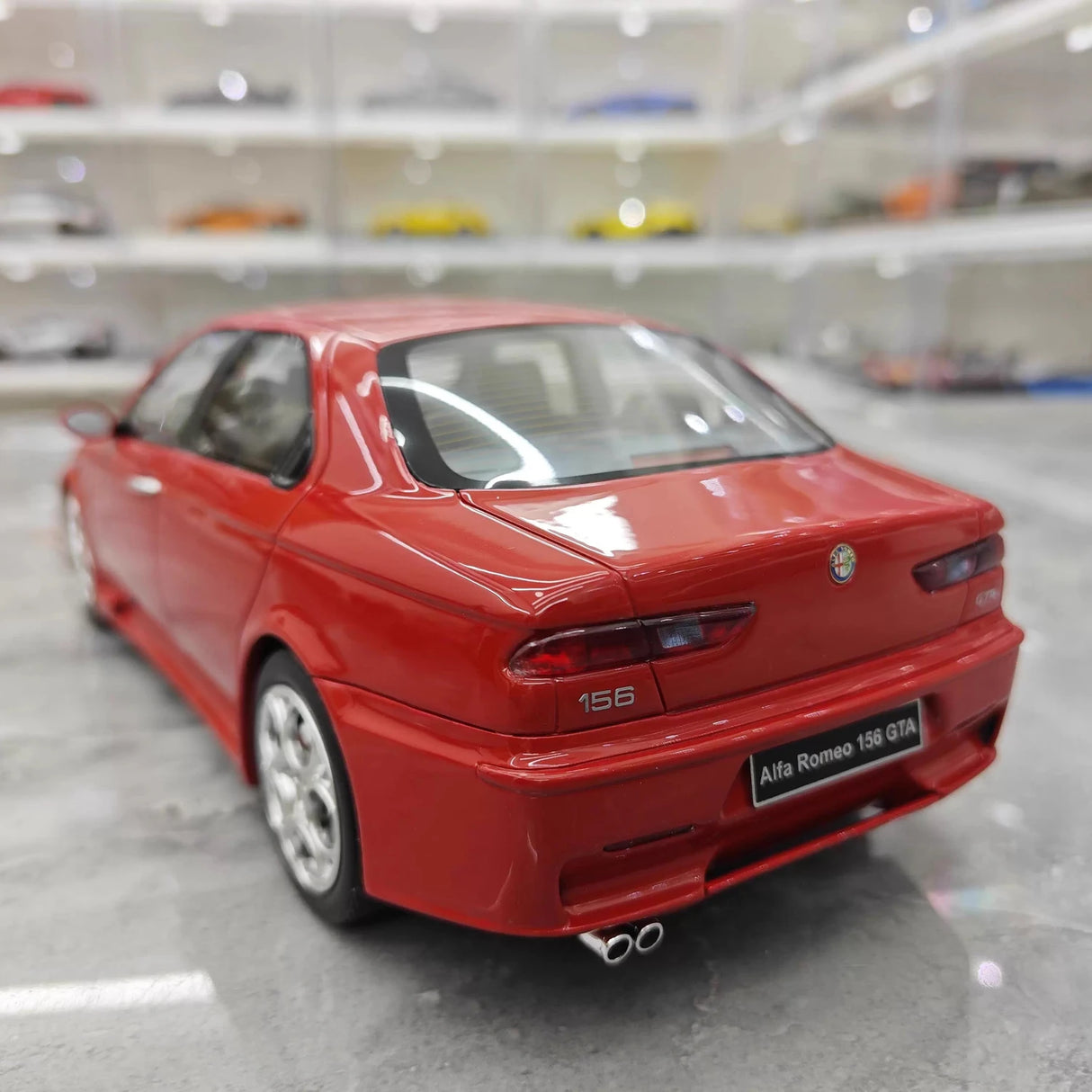 OTTO Alfa Romeo 2002 156 GTA Red 1:18 – Resina de Modelo de Resina de Coleção