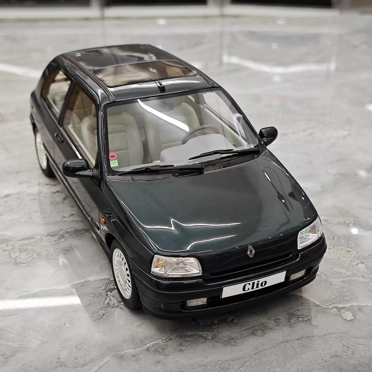 OTTO Renault 1991 Clio Baccara Blue 1:18 – Collectible Resin Model Resin