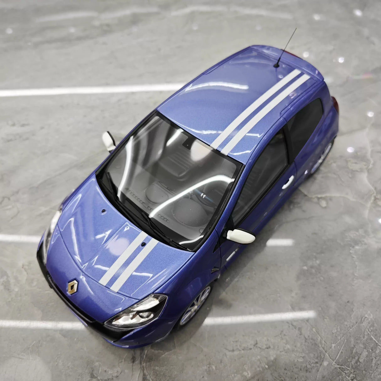 OTTO Renault 2010 Clio 3 RS Blue 1:18 – Collectible Resin Model Resin