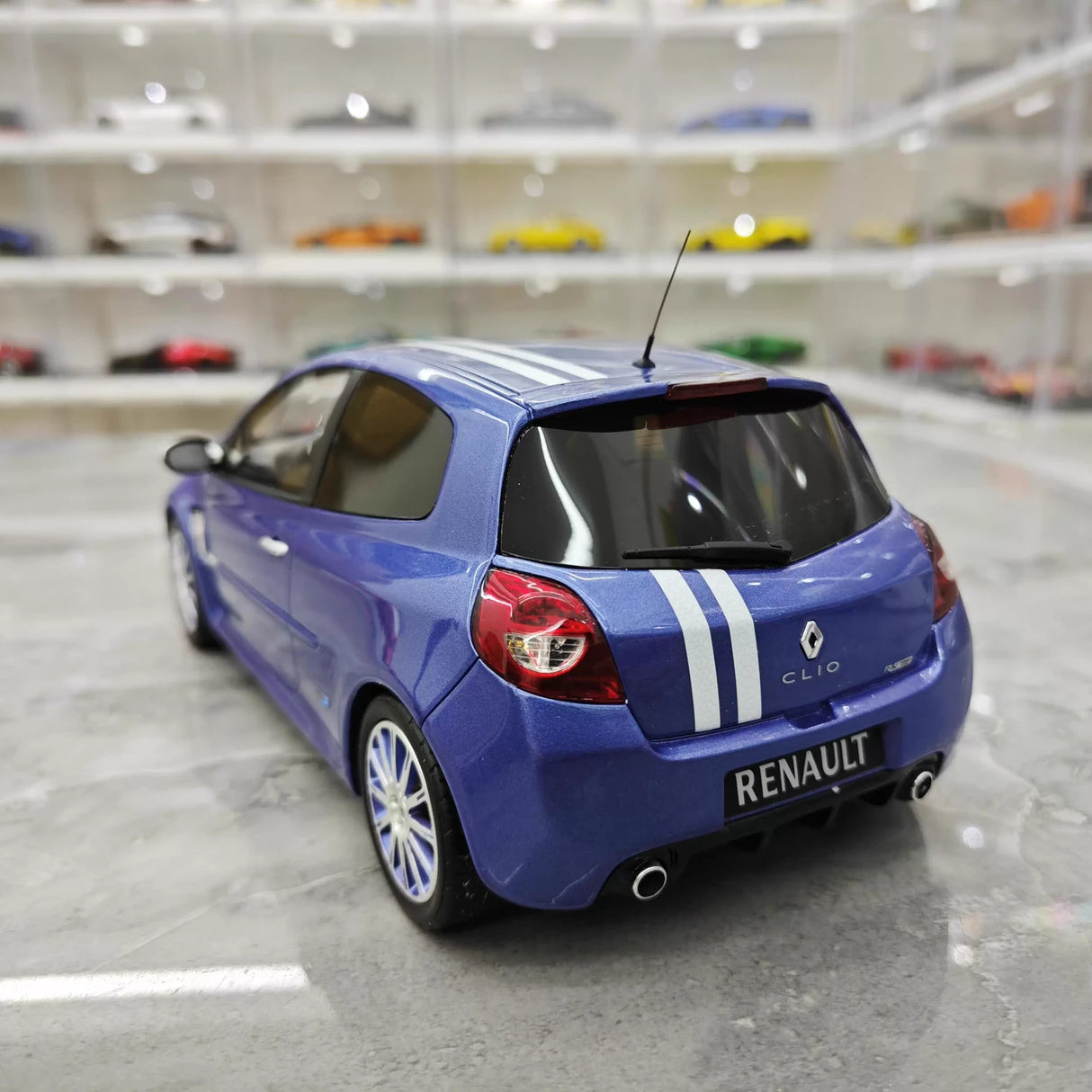 OTTO Renault 2010 Clio 3 RS Blue 1:18 – Collectible Resin Model Resin