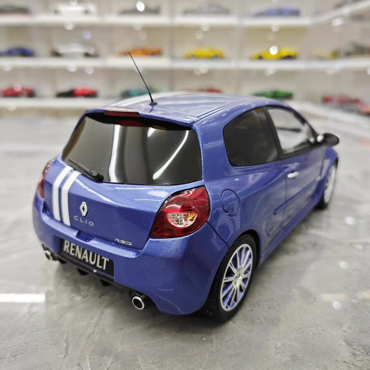 OTTO Renault 2010 Clio 3 RS Blue 1:18 – Collectible Resin Model Resin