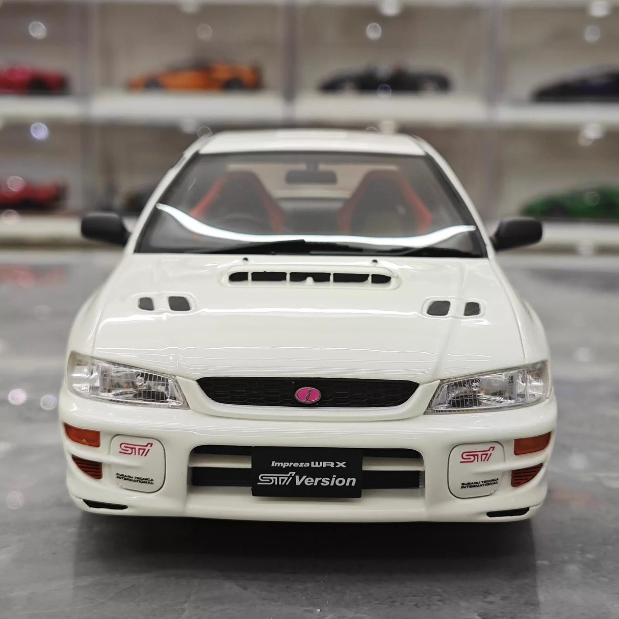 OTTO Subaru 1998 Impreza WRX STI Versão White 1:18 – Resina de Modelo de Resina de Coleção