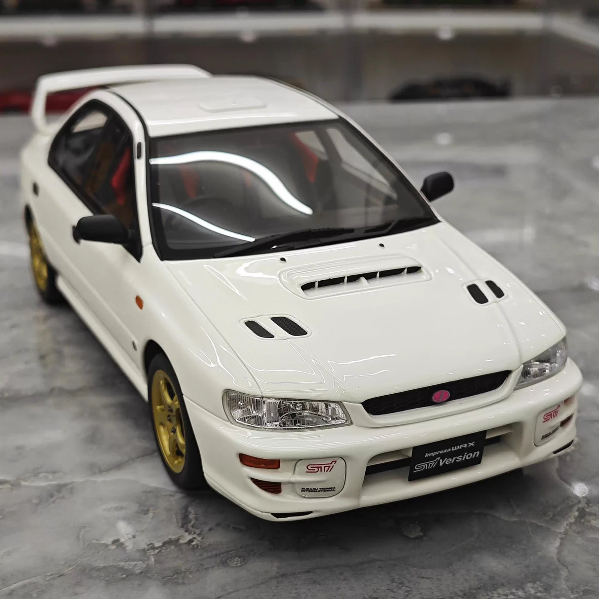 OTTO Subaru 1998 Impreza WRX STI Versão White 1:18 – Resina de Modelo de Resina de Coleção