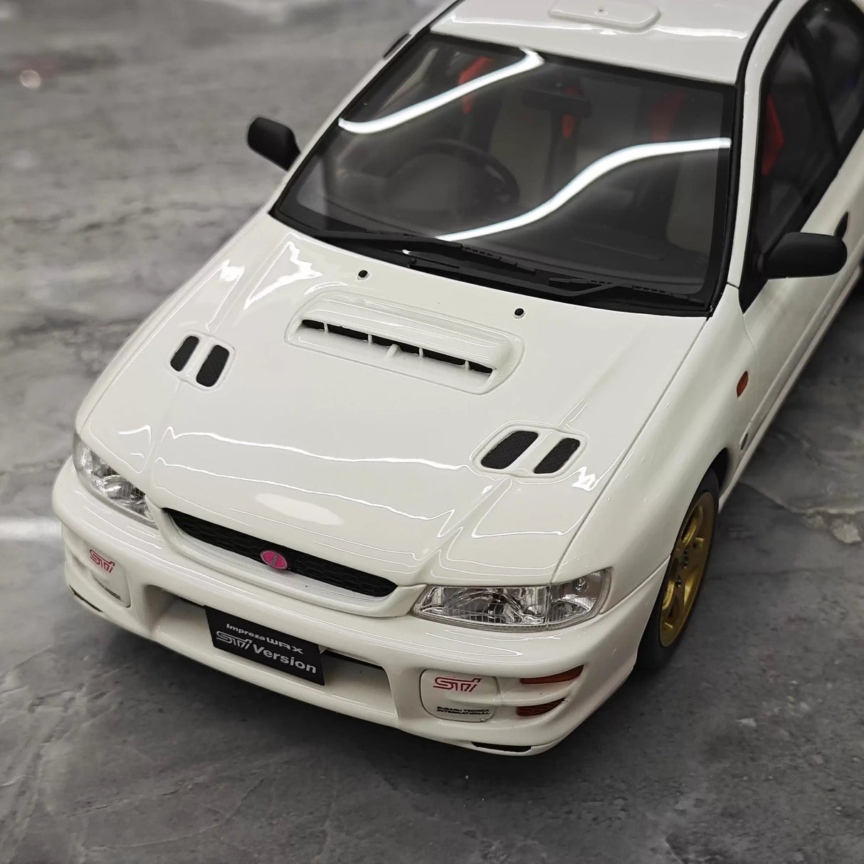 OTTO Subaru 1998 Impreza WRX STI Versão White 1:18 – Resina de Modelo de Resina de Coleção