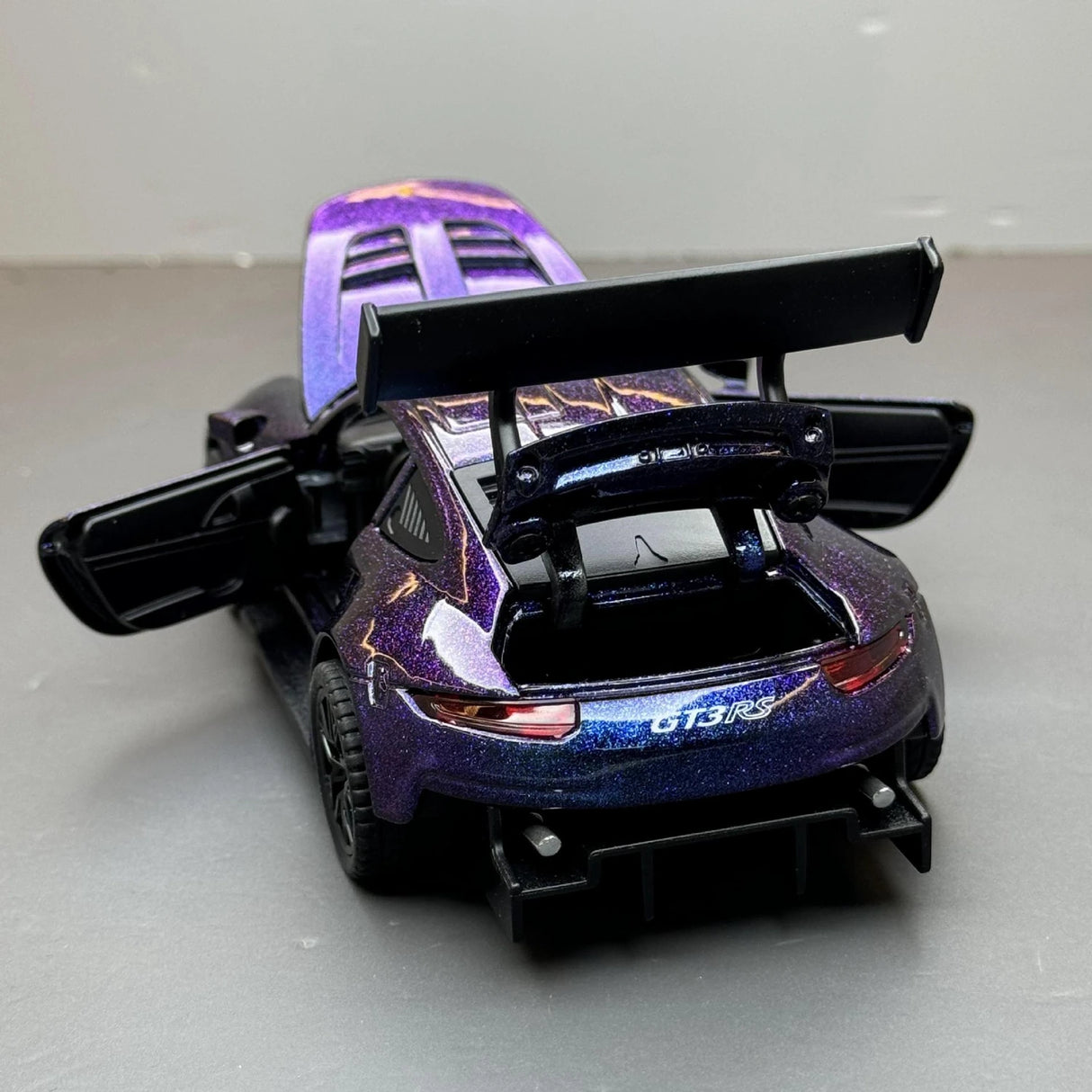 Porsche 2016 911 GT3 RS lila 1:32 – pressgjuten visningsmodell