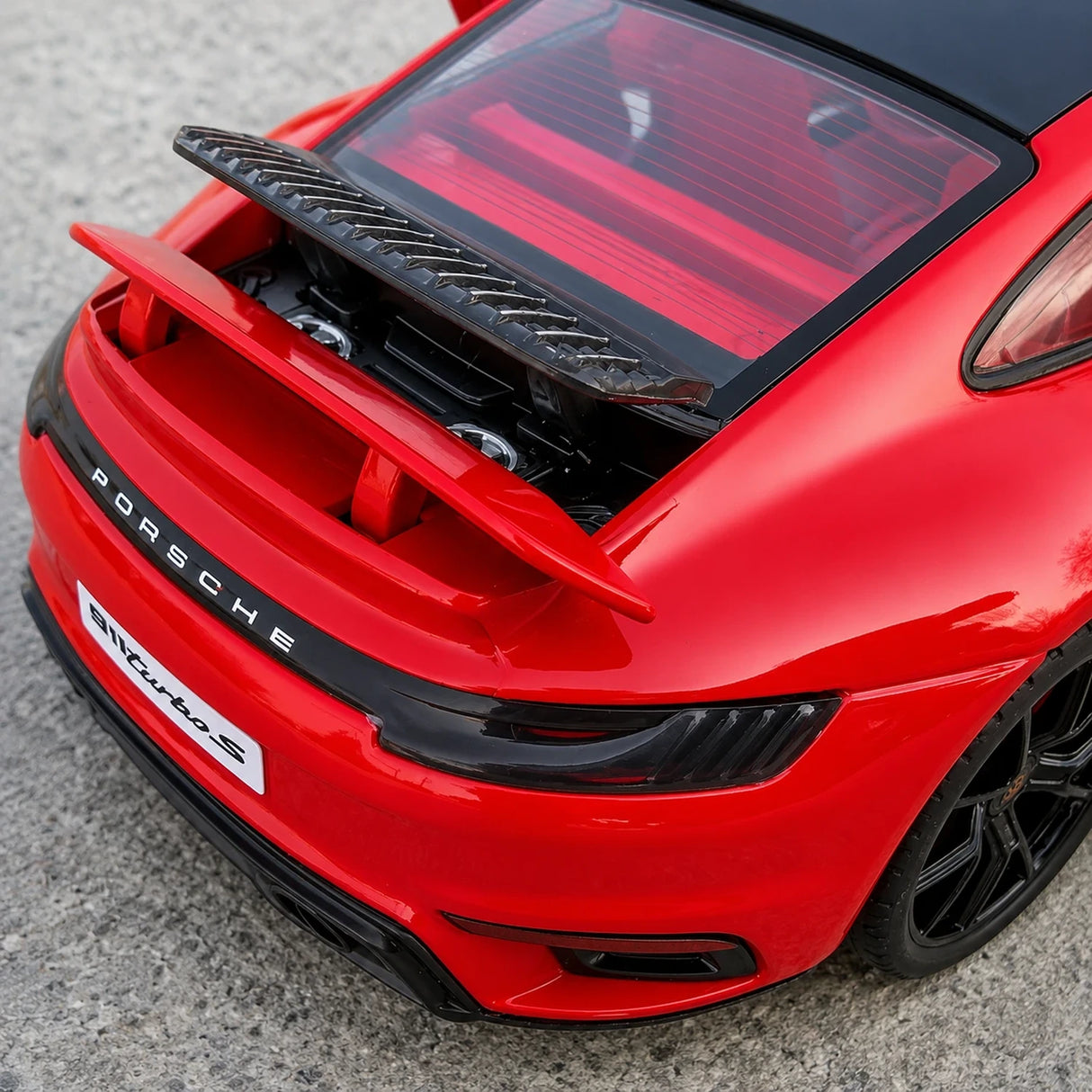Porsche 2021 911 Turbo S rood 1:24 – diecast displaymodel