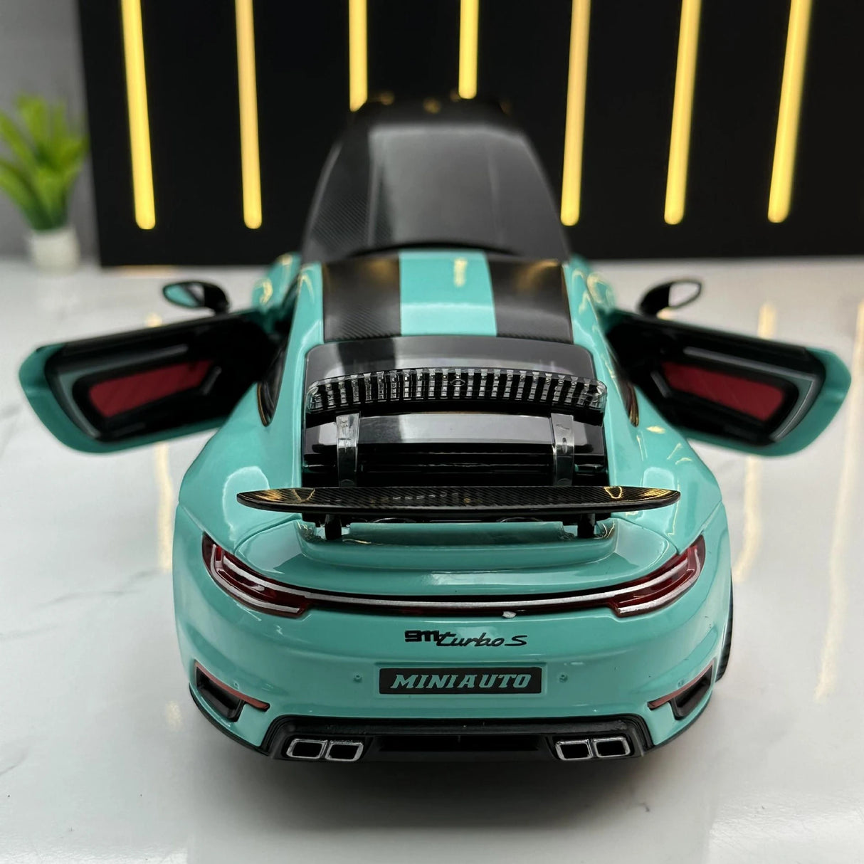 Porsche 2021 911 Turbo S Tiffany blauw 1:24 – diecast displaymodel